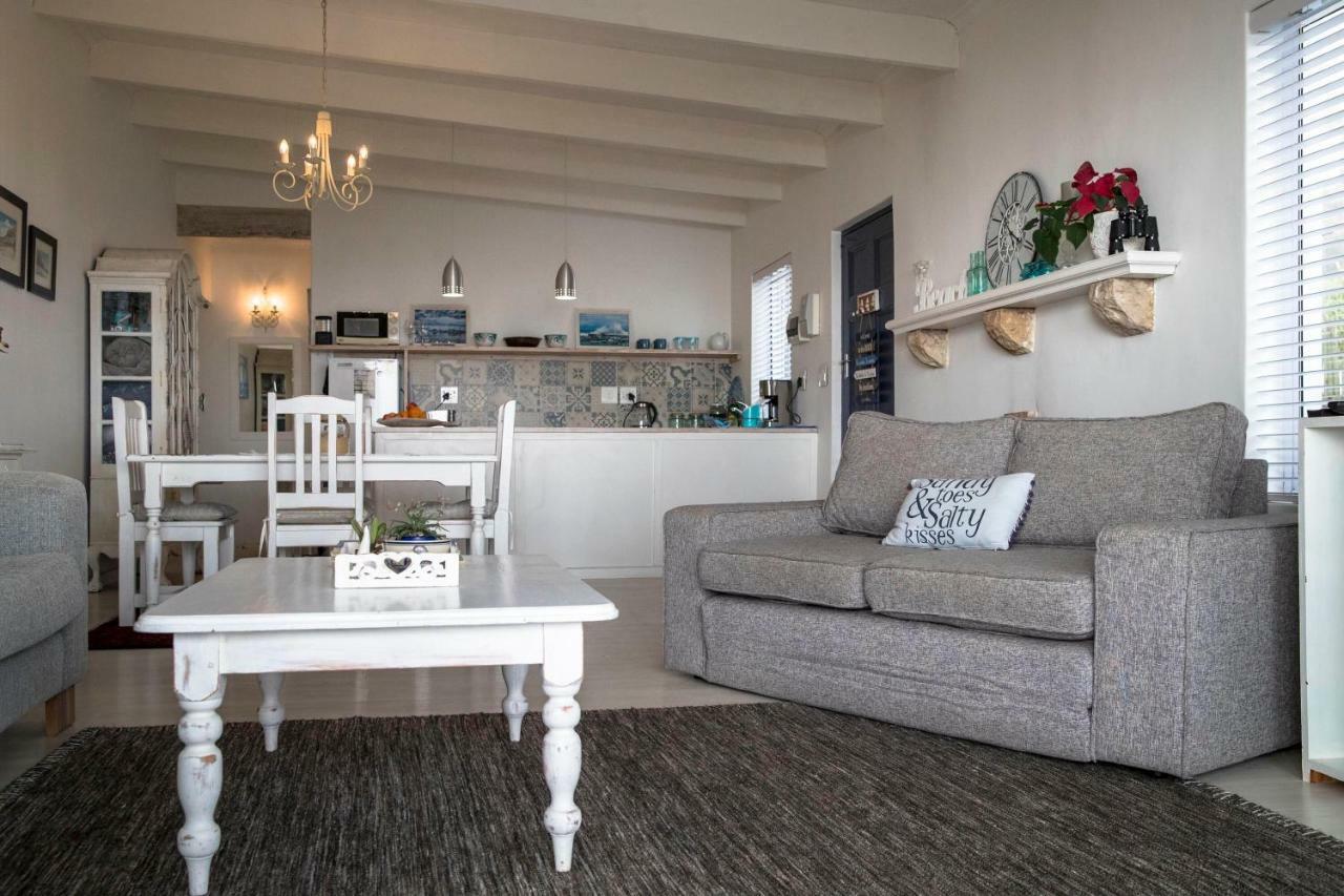 Palm Villa Cottage 科梅奇 外观 照片