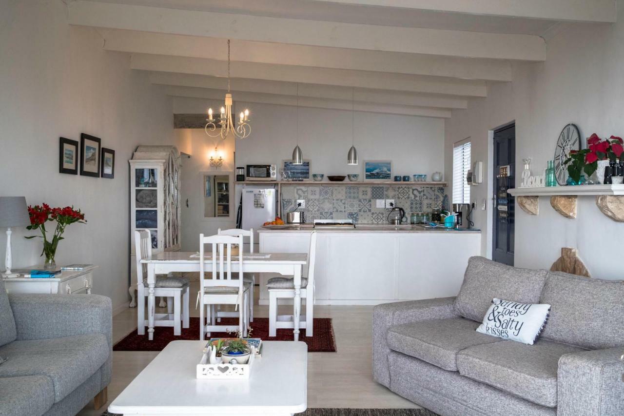 Palm Villa Cottage 科梅奇 外观 照片